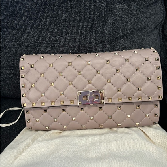 Valentino Garavani Poudre (Beige) Rockstud Quilted shoulder Bag, clutch, WOC - Picture 12 of 14